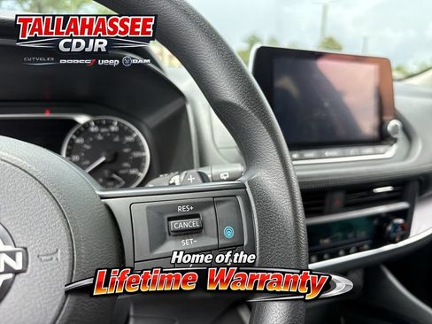 Used 2024 Nissan Rogue SV FWD image 17