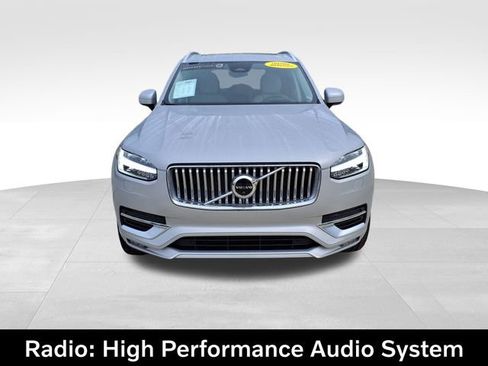 Certified 2023 Volvo XC90 B5 Plus AWD/4WD image 3