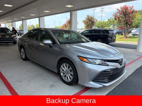 Used 2019 Toyota Camry LE FWD image 2