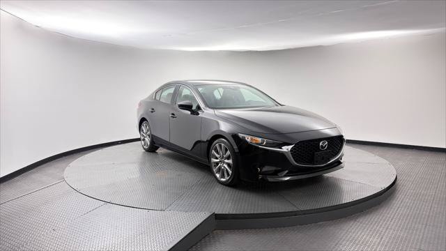 Used 2019 MAZDA MAZDA3 Sedan w/ Preferred Package FWD image 11