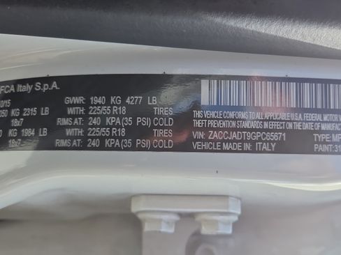 Used 2016 Jeep Renegade Limited FWD image 17