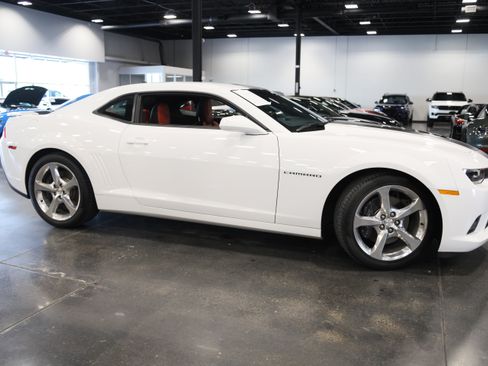 Used 2015 Chevrolet Camaro SS w/ RS Package RWD image 8