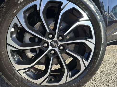 Used 2024 Lincoln Nautilus Reserve image 9