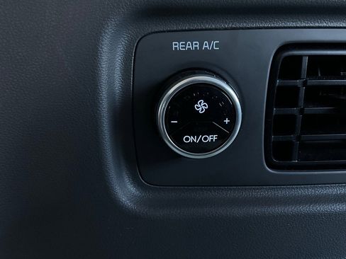 Used 2025 Hyundai Santa Fe SEL image 14