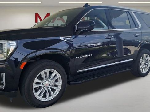 Used 2023 GMC Yukon SLT AWD/4WD image 1