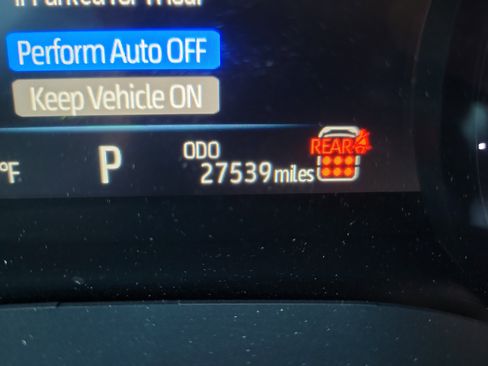 Used 2025 Toyota Sienna XLE image 25