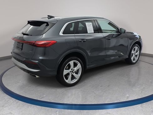 Used 2025 Audi Q5 Premium Plus w/ Premium Plus AWD/4WD image 5