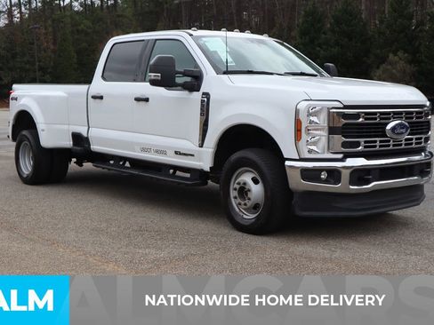 Used 2025 Ford F350 XLT image 4