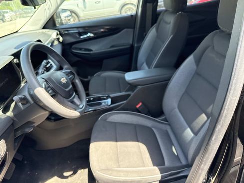 Used 2025 Chevrolet TrailBlazer LT FWD image 3