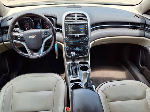 Used 2015 Chevrolet Malibu LT w/ Leather Package FWD image 4