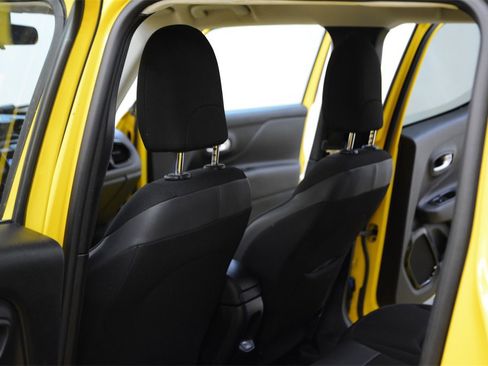 Used 2018 Jeep Renegade Altitude image 26