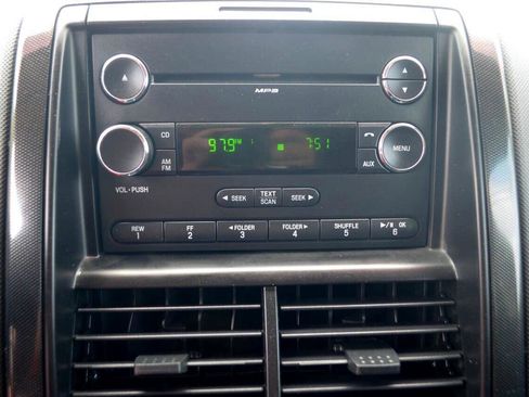 Used 2010 Ford Explorer XLT image 34