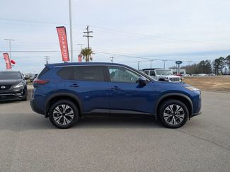 Used 2023 Nissan Rogue SV video 2