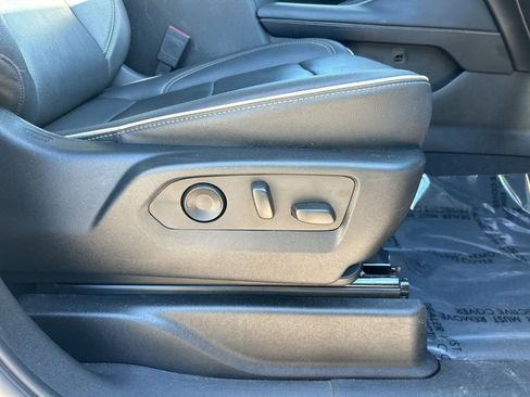 Used 2023 GMC Yukon SLT image 33