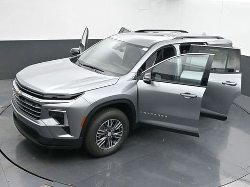 New 2026 Chevrolet Traverse LT w/ LPO, Floor Liner Package image 61