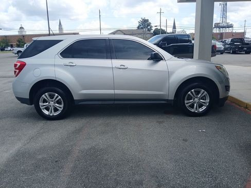 Used 2017 Chevrolet Equinox LS FWD image 4