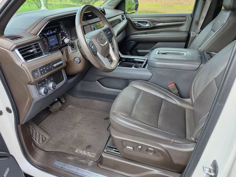 Used 2021 GMC Yukon Denali w/ Denali Premium Package AWD/4WD image 7