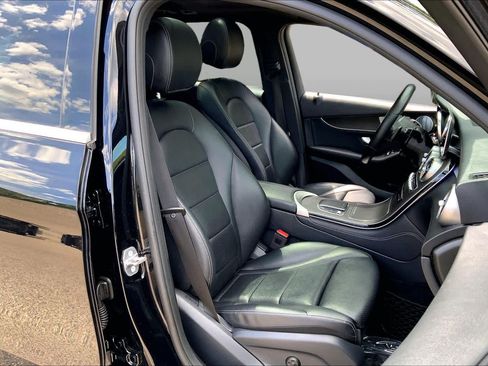 Used 2020 Mercedes-Benz GLC 300 4MATIC image 8
