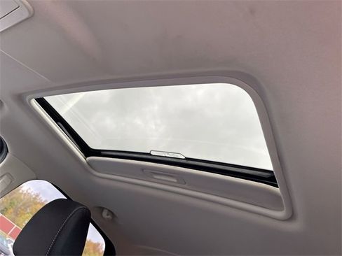 Used 2019 Ford EcoSport SE w/ SE Convenience Package image 19