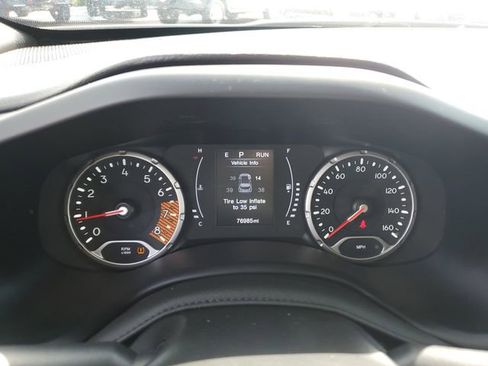 Used 2023 Jeep Renegade Latitude w/ Premium Group AWD/4WD image 23