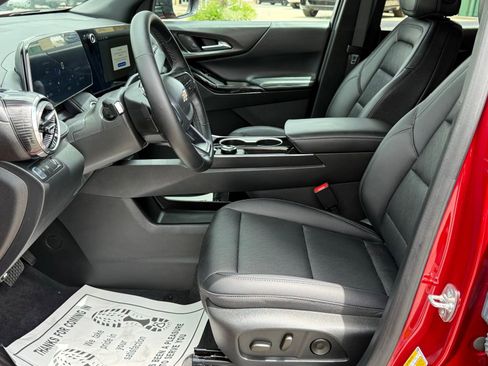 Used 2026 Chevrolet Equinox LT w/ Convenience Package II FWD image 21