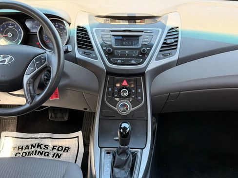Used 2016 Hyundai Elantra SE FWD image 21
