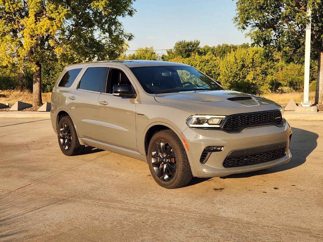 Used 2021 Dodge Durango R/T w/ Blacktop Package AWD/4WD image 1
