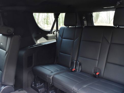 Used 2023 Cadillac Escalade ESV Luxury image 28