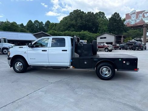 Used 2021 RAM 3500 Tradesman w/ Chrome Appearance Group AWD/4WD image 14
