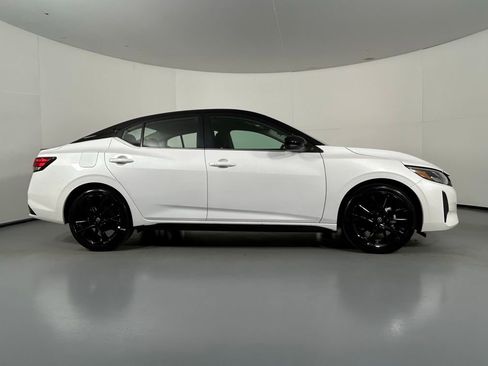 Used 2025 Nissan Sentra SR w/ Midnight Edition FWD image 8