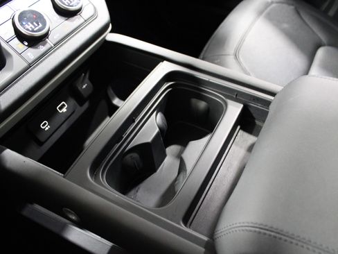 Used 2024 Land Rover Defender 110 S image 17