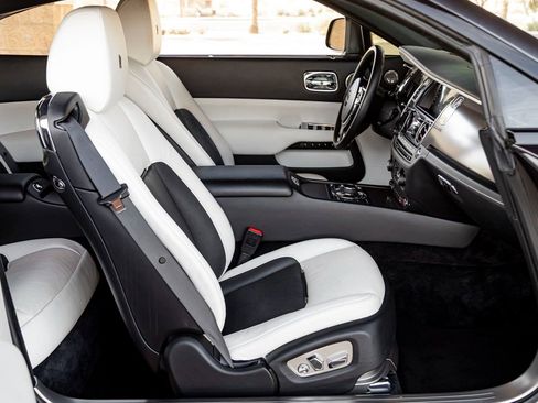 Used 2018 Rolls-Royce Wraith image 30