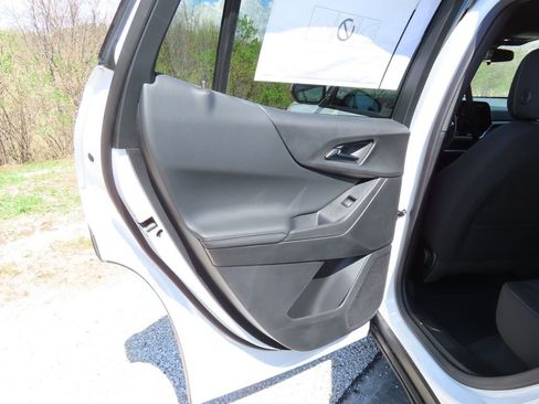New 2026 Chevrolet Equinox LT FWD image 24