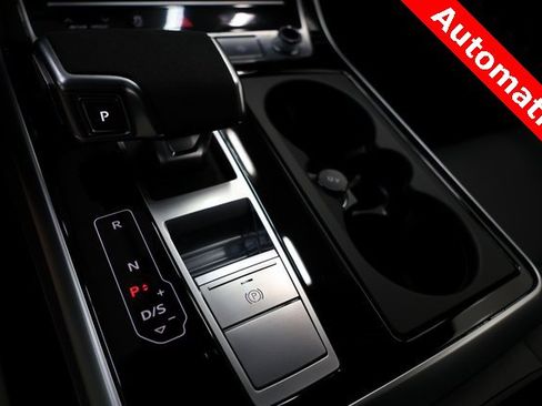 Used 2025 Audi RS Q8 performance image 26