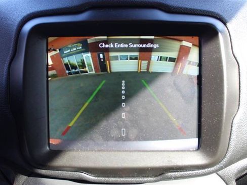 Used 2021 Jeep Renegade Trailhawk AWD/4WD image 19