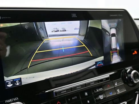Used 2020 Toyota Highlander Limited FWD image 36