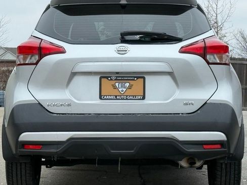 Used 2018 Nissan Kicks SR image 4
