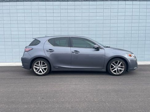 Used 2016 Lexus CT 200h image 2
