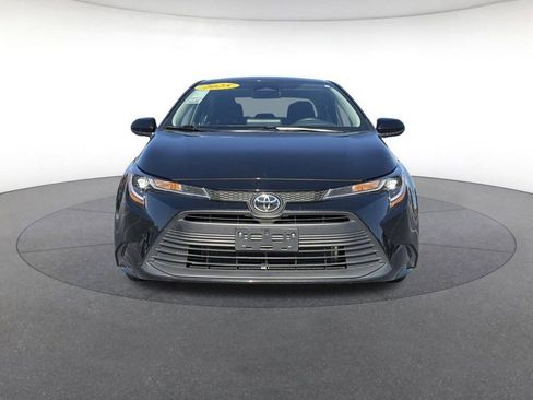 Used 2025 Toyota Corolla LE image 9