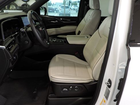 Certified 2023 Cadillac Escalade Sport w/ Touring Package AWD/4WD image 19