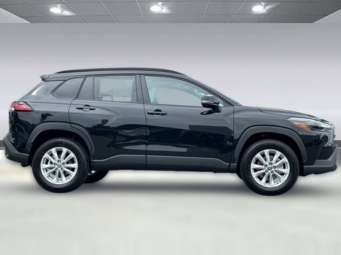 New 2026 Toyota Corolla Cross LE FWD image 2