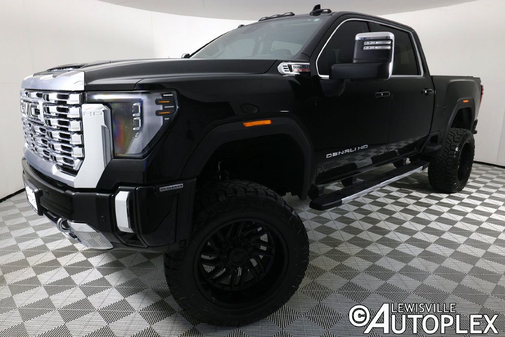 Used 2024 GMC Sierra 2500 Denali w/ Denali Reserve Package AWD/4WD image 1