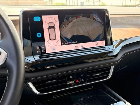Used 2025 Volkswagen Atlas SE FWD image 19