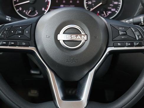 Used 2024 Nissan Sentra SV FWD image 16