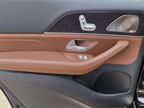 Used 2024 Mercedes-Benz GLS 450 4MATIC image 45