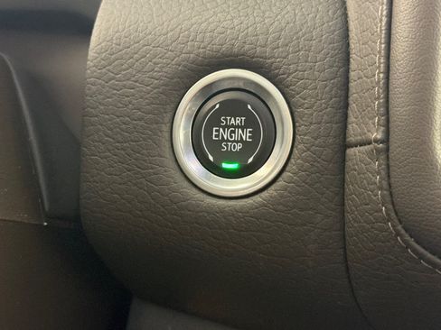 Used 2023 GMC Yukon Denali RWD image 21