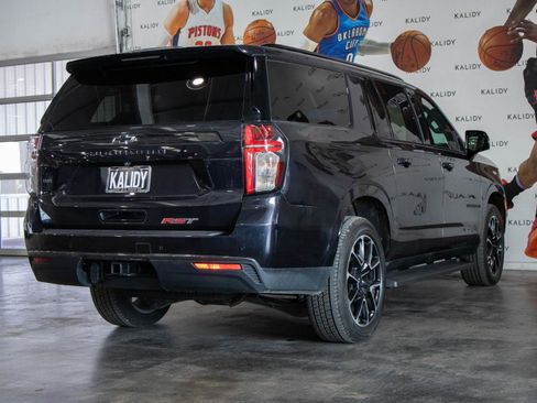 Used 2022 Chevrolet Suburban RST w/ Luxury Package image 26