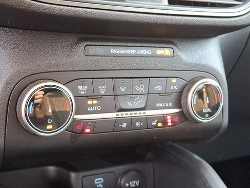 Used 2023 Ford Escape Active AWD/4WD image 17