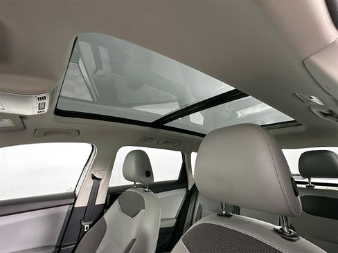 Used 2023 Volkswagen Taos SE image 21