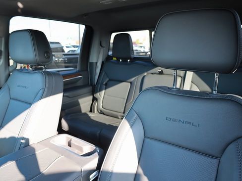 Used 2025 GMC Sierra 3500 Denali w/ Denali Reserve Package image 16